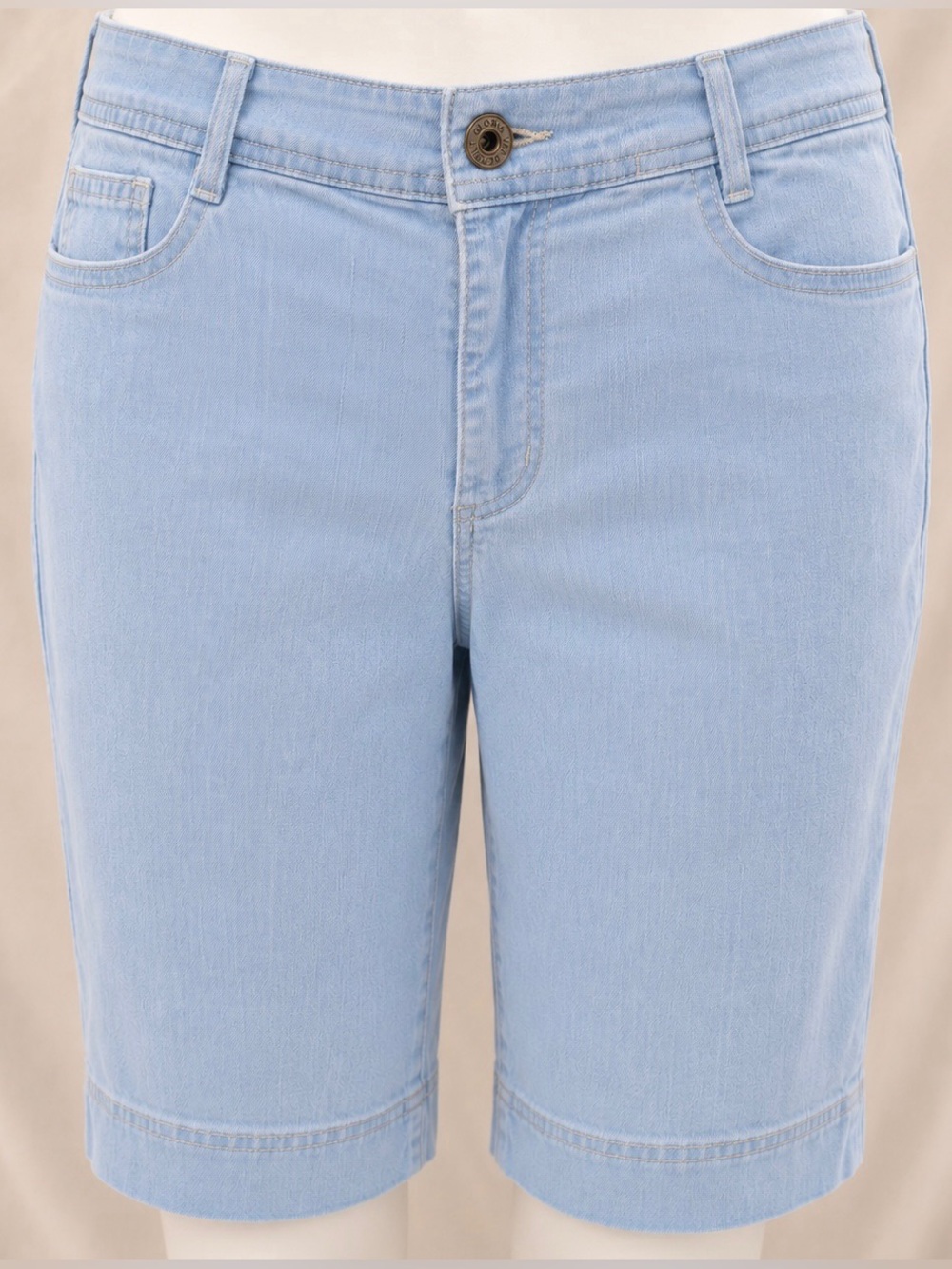 Gloria Vanderbilt Light Wash Denim Bermuda Shorts Women’s Size 10